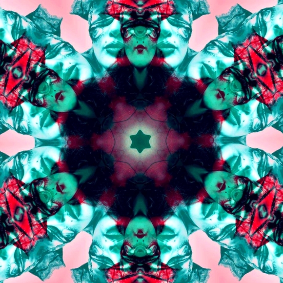 Meet your Posher, Zöi - Picture 1 of 1